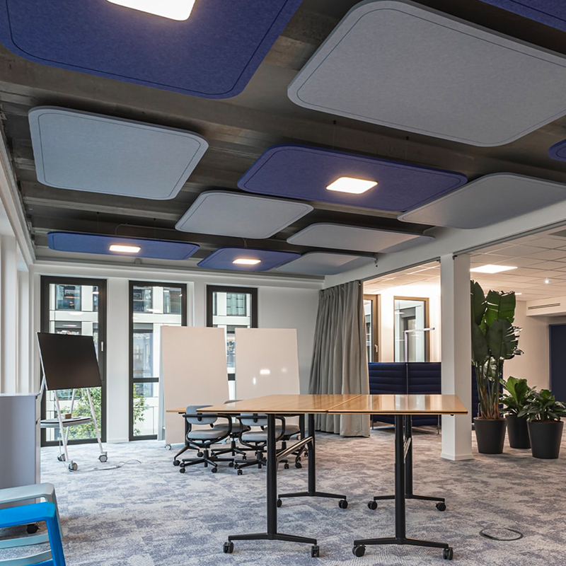 Moderni muotoilu akustinen paneeli vaimentaa ääntä vaimentavaa ja ympäristöystävällistä polyesterikuitulevynauhan muotoa kuntosalikäyttöön Moderni muotoilu akustinen paneeli vaimentaa ääntä vaimentavaa ja ympäristöystävällistä polyesterikuitulevynauhan muotoa kuntosalikäyttöön