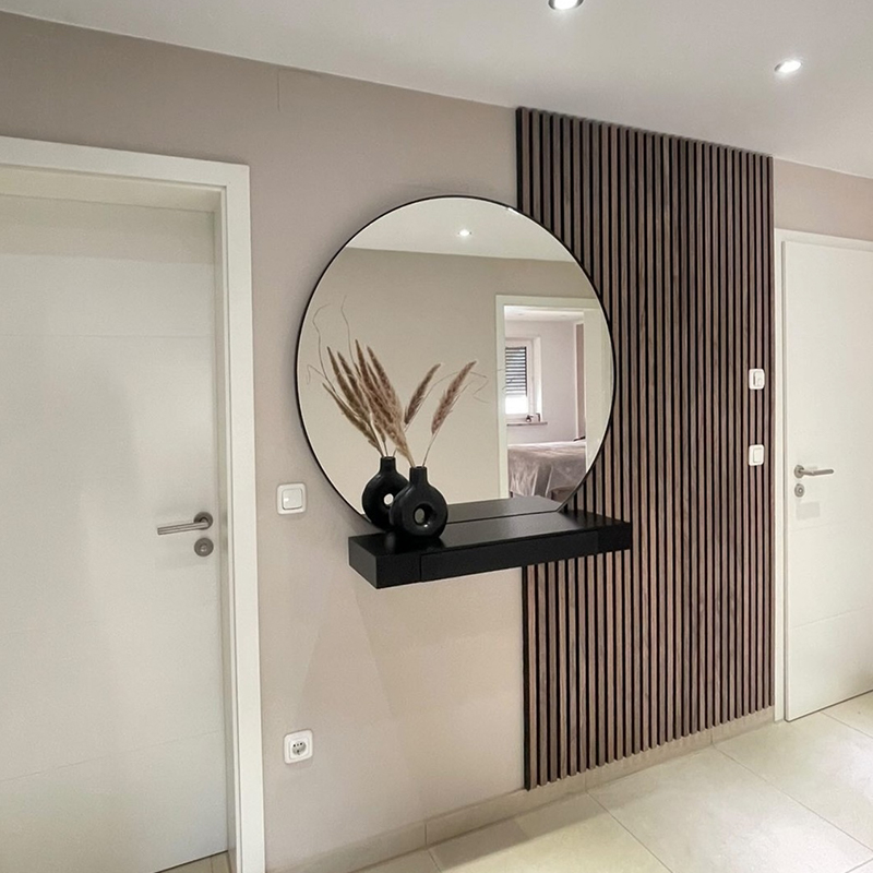 Eri materiaalit Puiset nauhat Toimistokoriste Seinäpaneelit Ritilä Ääntä Vaimentavat paneelit Graafinen suunnittelu Projektiratkaisu